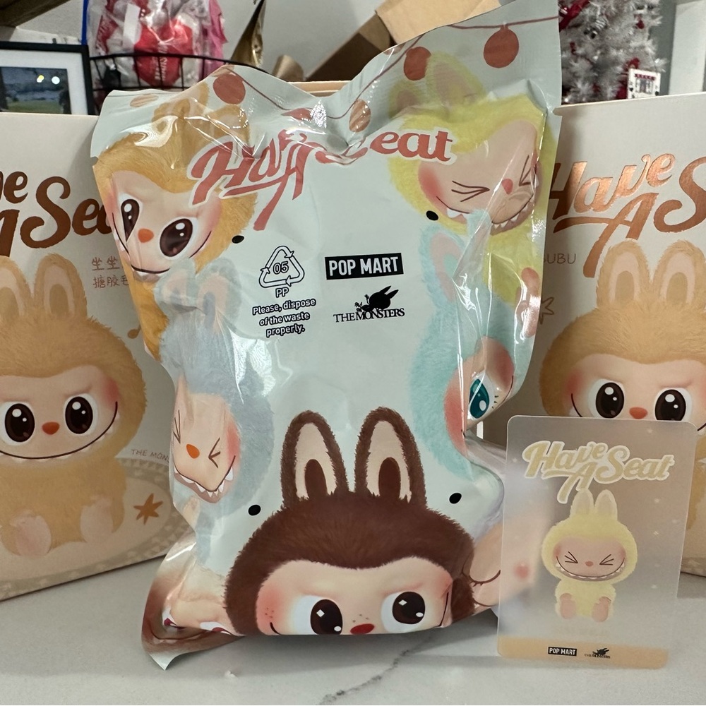 Labubu Pop Mart Hare Seat- Sisi